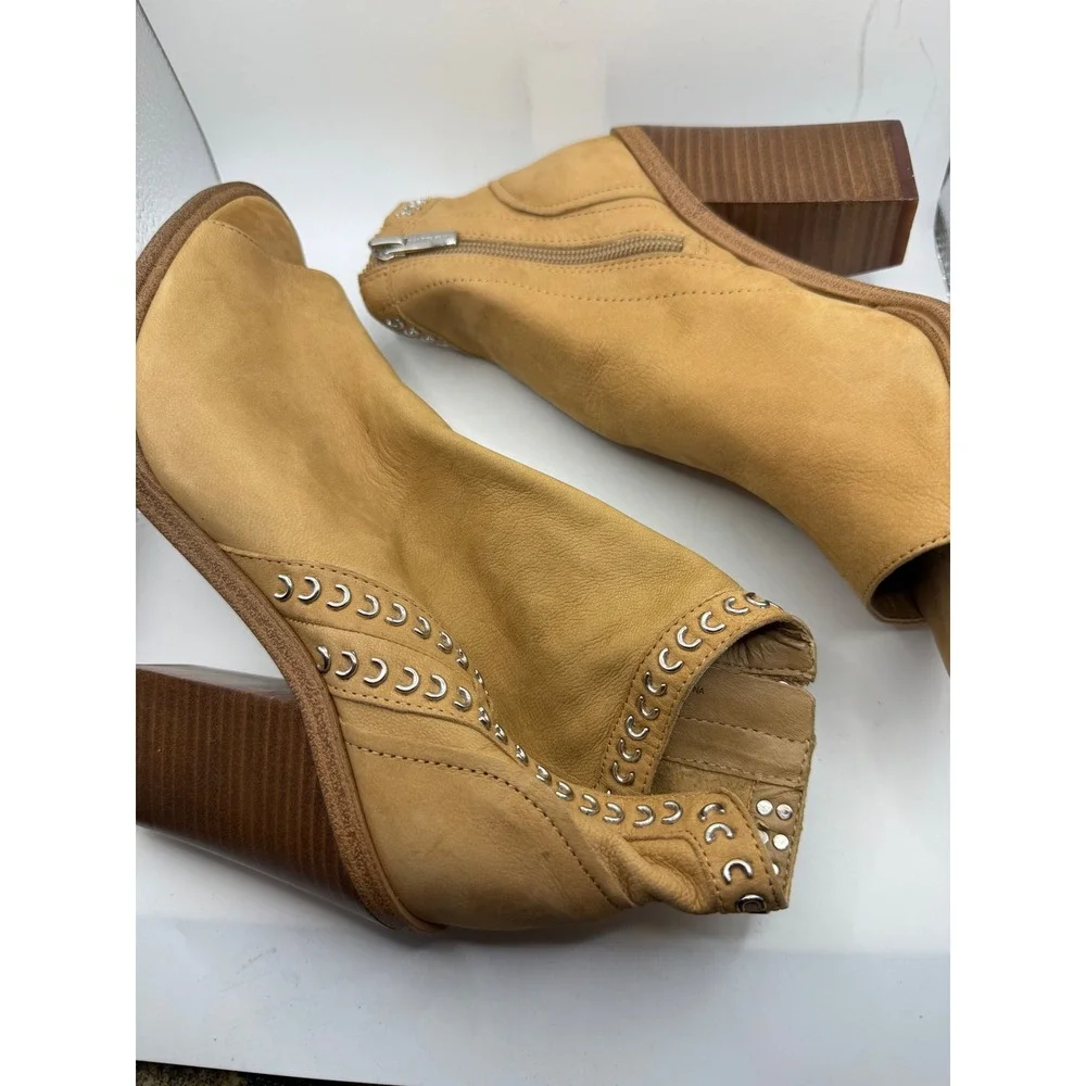 Vince Camuto vince camuto